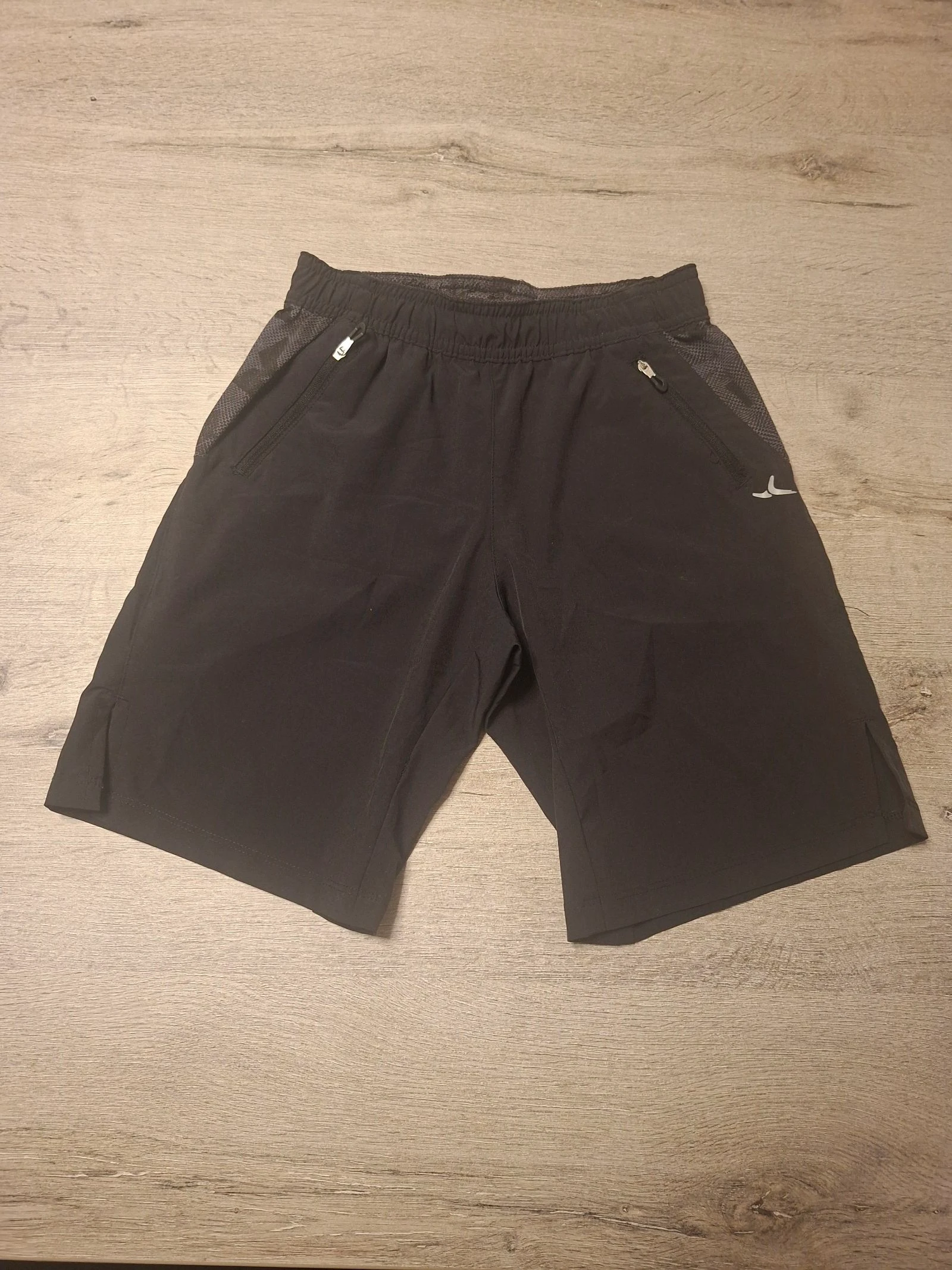 🌷F4-07🌷Short de esporte KALENJI (Decathlon) menino – Tamanho 10/11 anos (141-150 cm) – Leve e respirável🌷 – photo 2